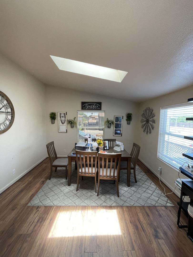 Detail Gallery Image 6 of 13 For 1505 La Perla Dr, Modesto,  CA 95357 - 2 Beds | 2 Baths