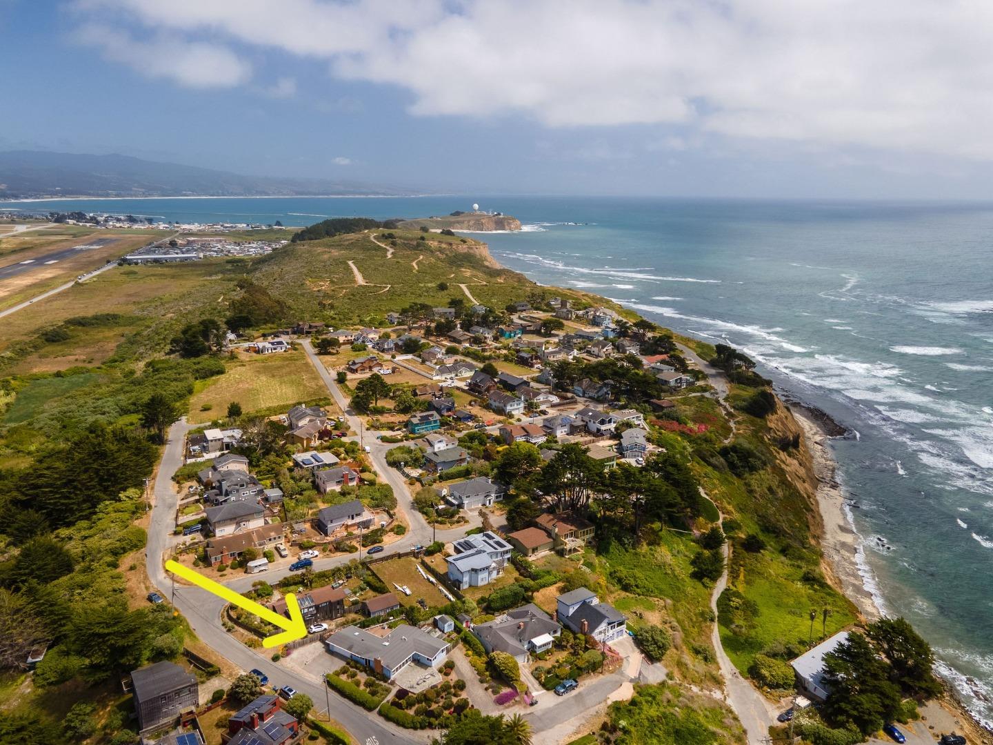Detail Gallery Image 11 of 28 For 816 Park Ave, Moss Beach,  CA 94038 - 3 Beds | 2 Baths