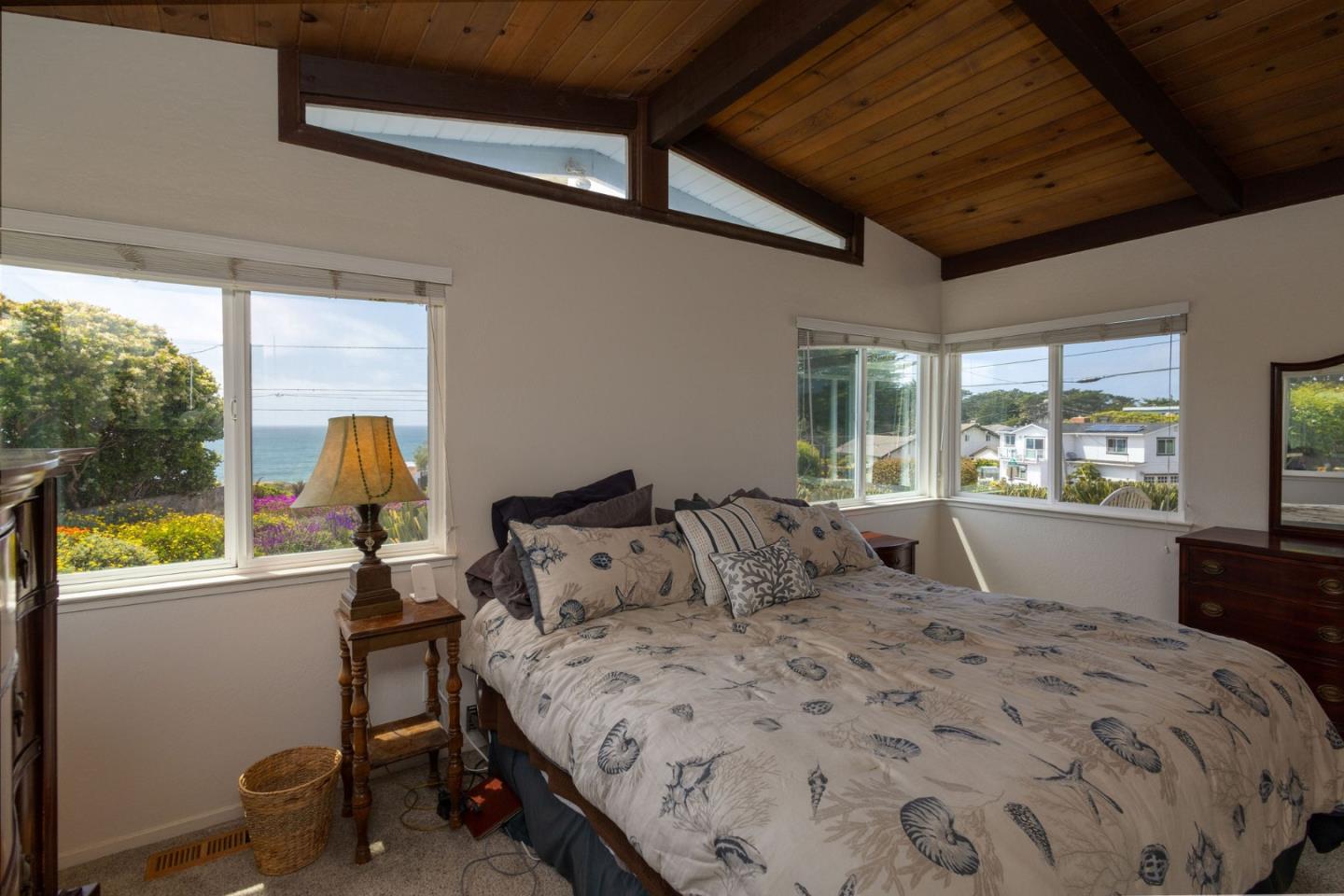 Detail Gallery Image 12 of 28 For 816 Park Ave, Moss Beach,  CA 94038 - 3 Beds | 2 Baths