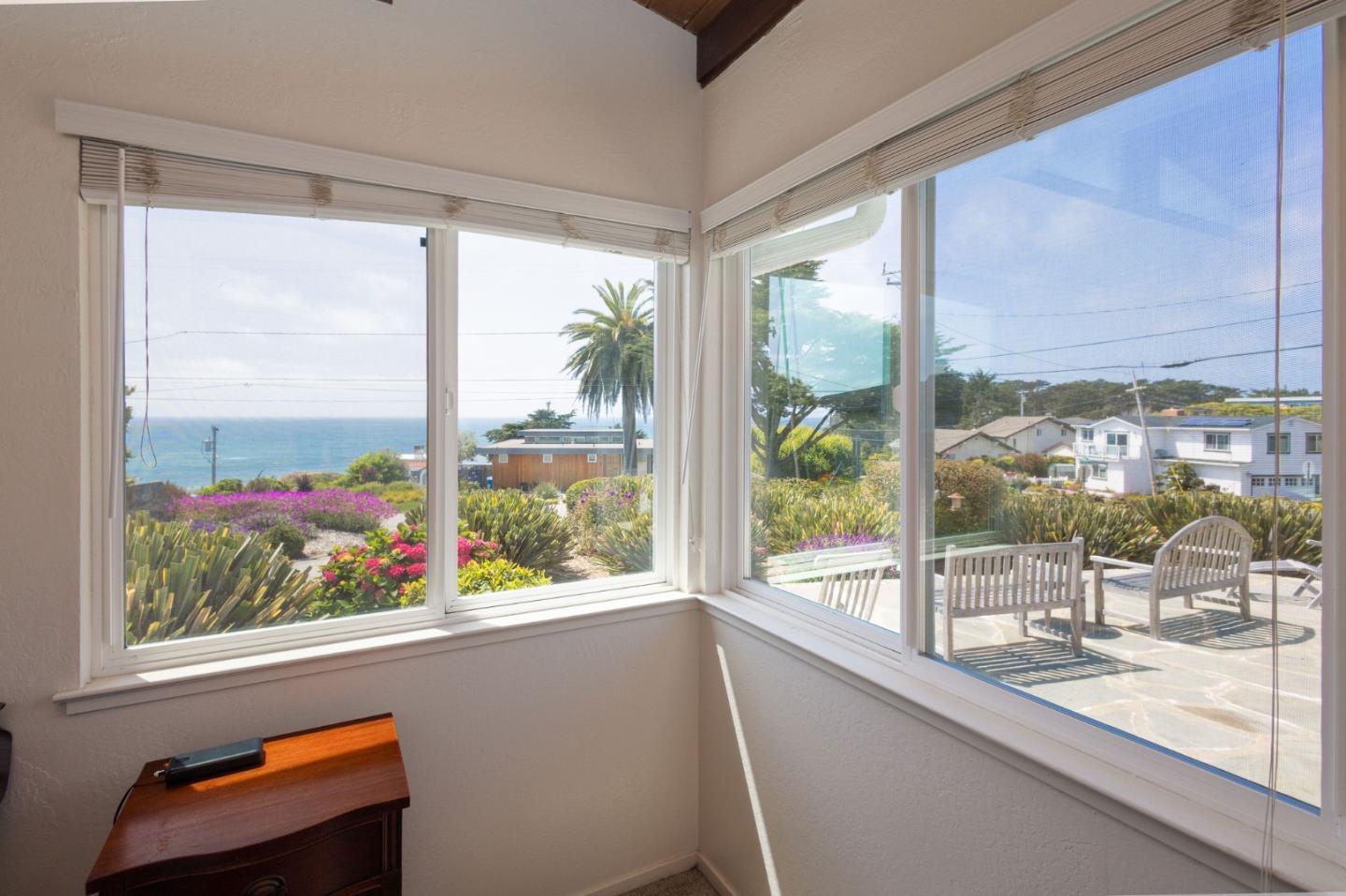 Detail Gallery Image 13 of 28 For 816 Park Ave, Moss Beach,  CA 94038 - 3 Beds | 2 Baths