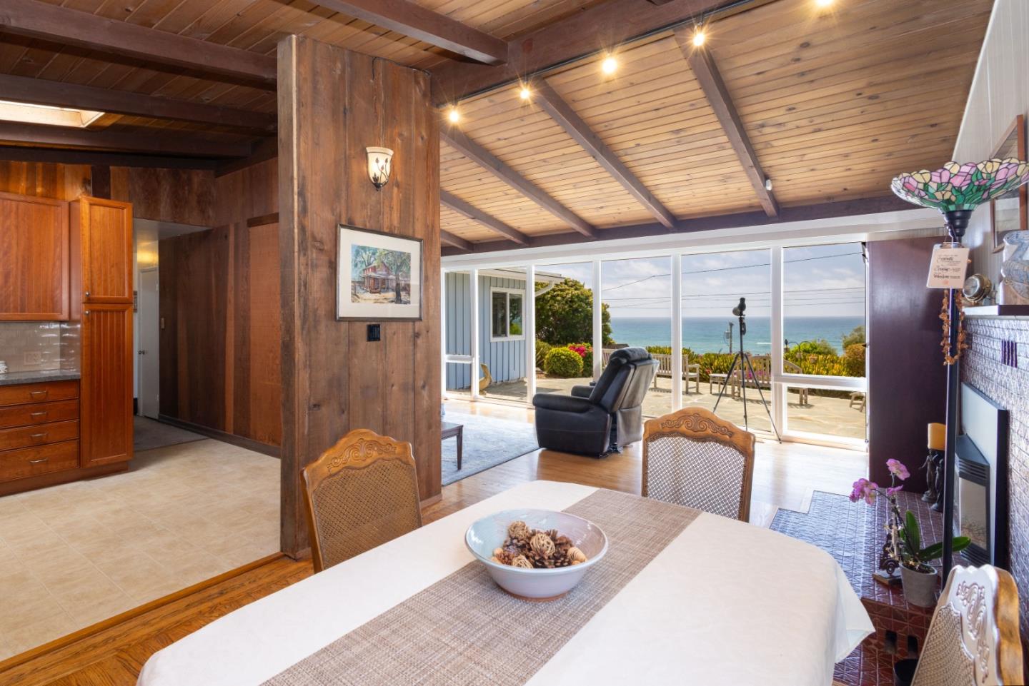 Detail Gallery Image 2 of 28 For 816 Park Ave, Moss Beach,  CA 94038 - 3 Beds | 2 Baths