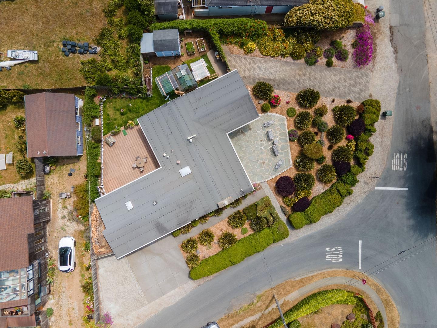 Detail Gallery Image 25 of 28 For 816 Park Ave, Moss Beach,  CA 94038 - 3 Beds | 2 Baths