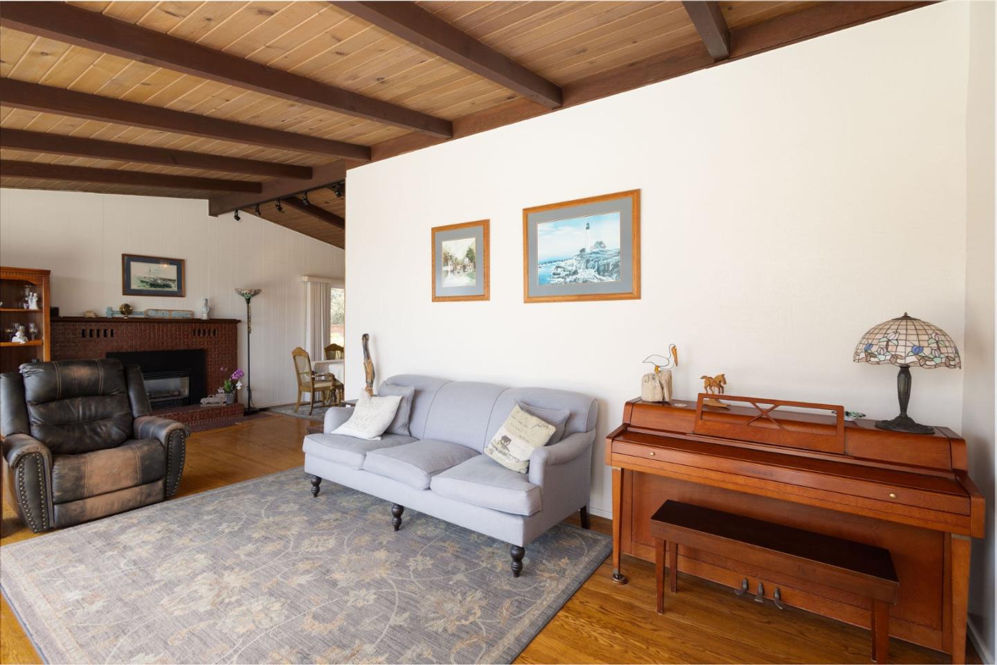 Detail Gallery Image 4 of 28 For 816 Park Ave, Moss Beach,  CA 94038 - 3 Beds | 2 Baths