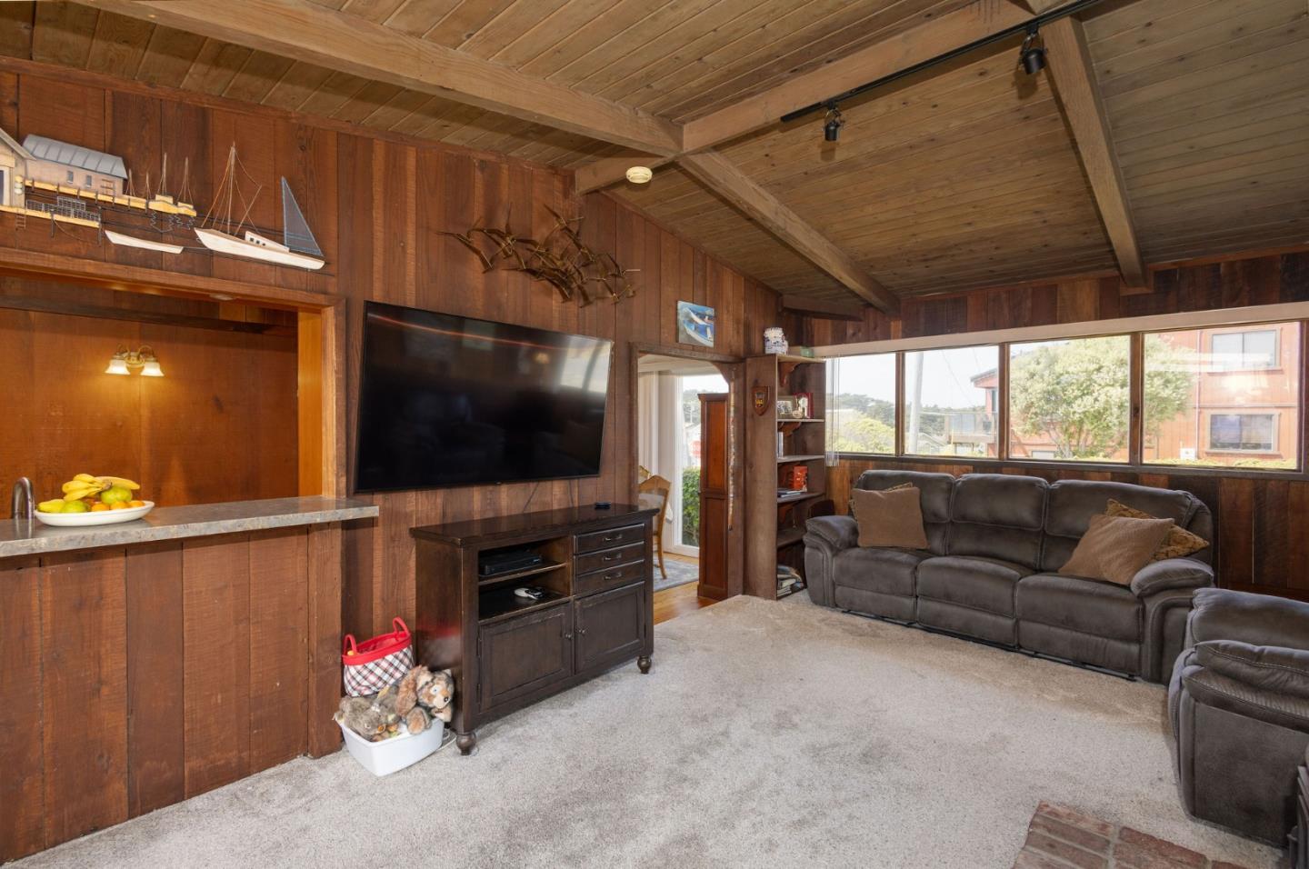 Detail Gallery Image 7 of 28 For 816 Park Ave, Moss Beach,  CA 94038 - 3 Beds | 2 Baths