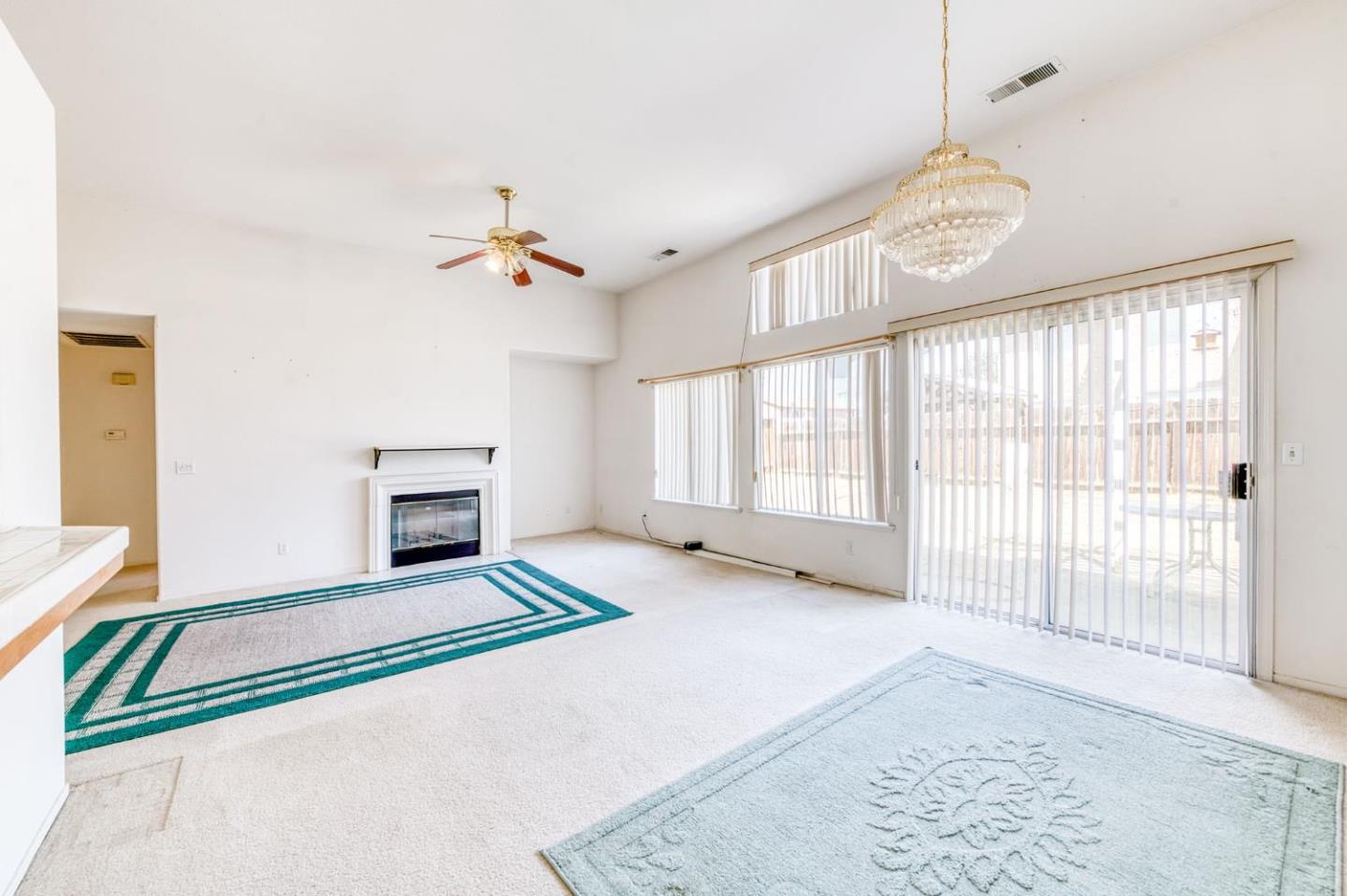 Detail Gallery Image 10 of 35 For 2670 N Katy Ave, Fresno,  CA 93722 - 4 Beds | 2 Baths