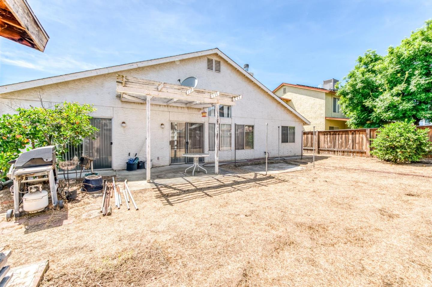 Detail Gallery Image 33 of 35 For 2670 N Katy Ave, Fresno,  CA 93722 - 4 Beds | 2 Baths