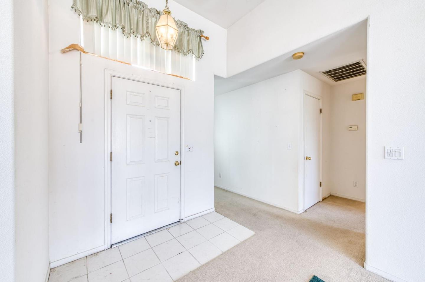Detail Gallery Image 8 of 35 For 2670 N Katy Ave, Fresno,  CA 93722 - 4 Beds | 2 Baths