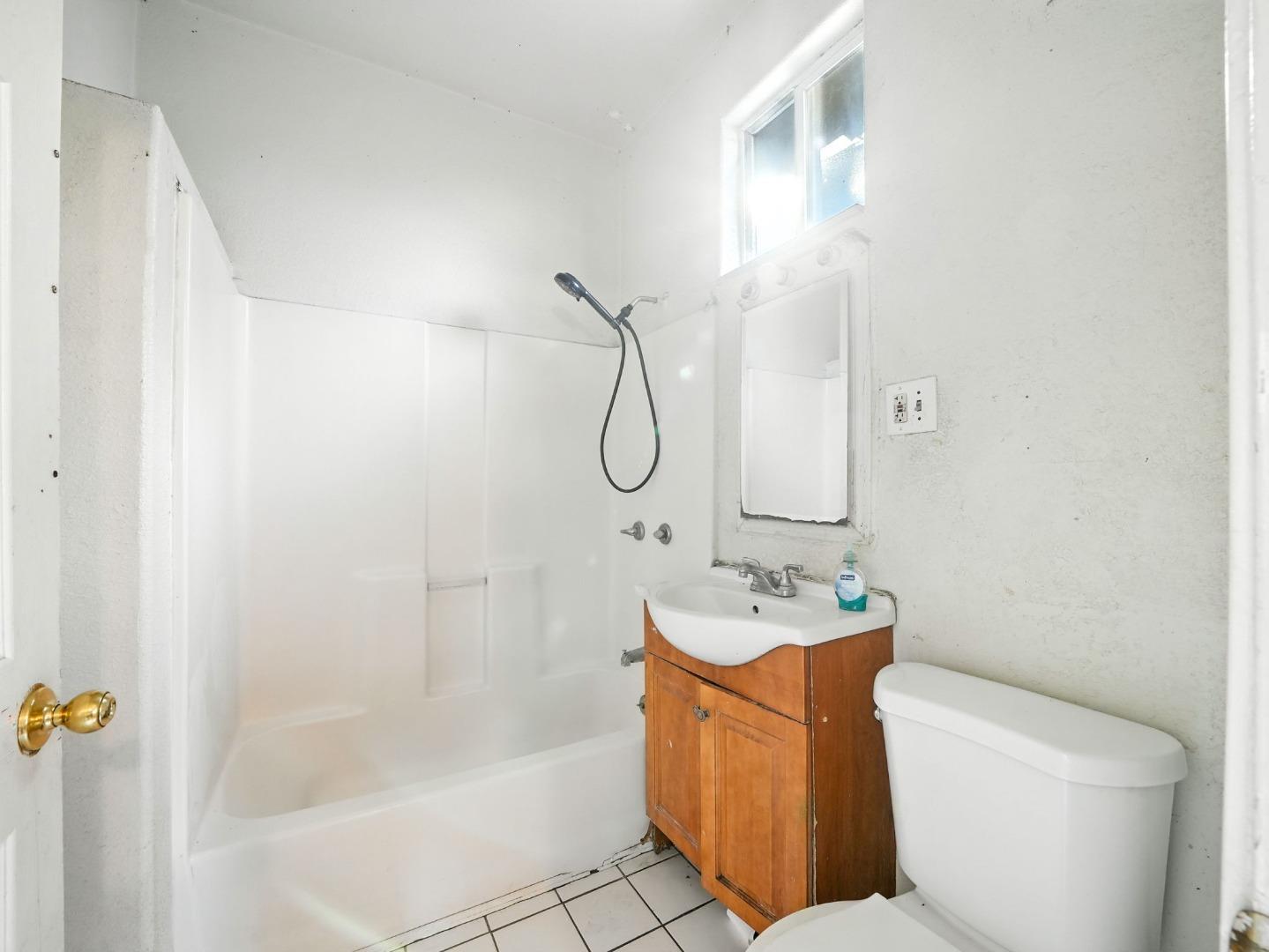 Detail Gallery Image 12 of 28 For 37 Union St, San Jose,  CA 95110 - – Beds | – Baths