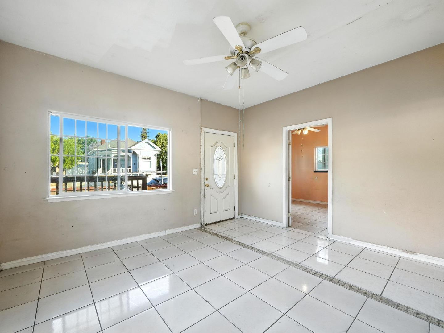 Detail Gallery Image 5 of 28 For 37 Union St, San Jose,  CA 95110 - – Beds | – Baths