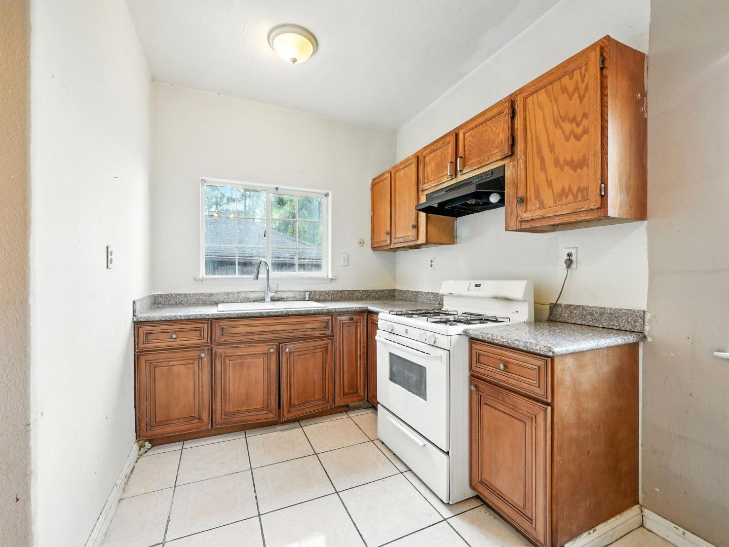 Detail Gallery Image 8 of 28 For 37 Union St, San Jose,  CA 95110 - – Beds | – Baths