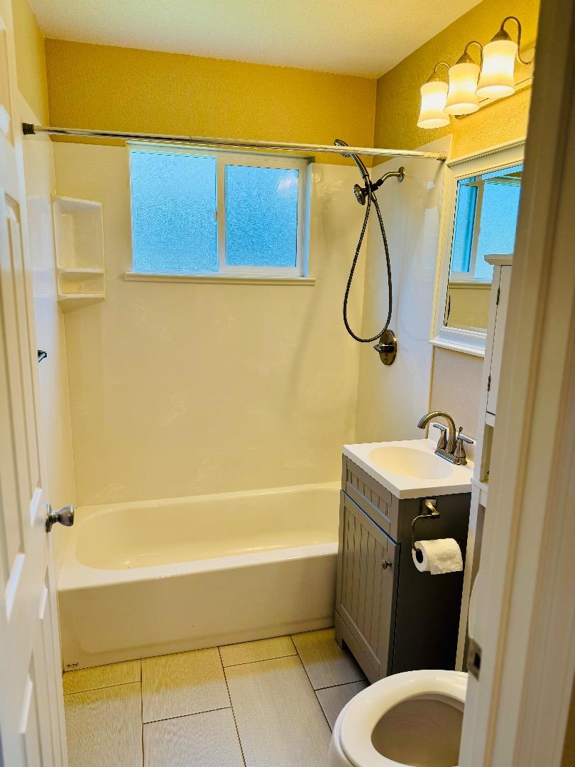Detail Gallery Image 15 of 28 For 1209 Loyola Way, Vallejo,  CA 94589 - 4 Beds | 2 Baths