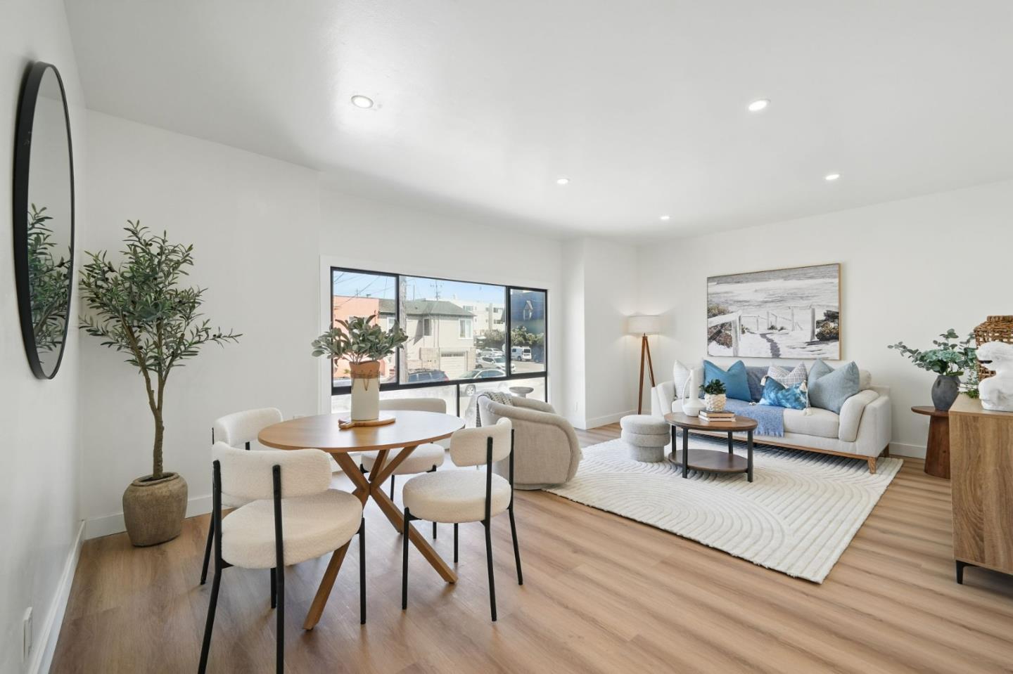 Detail Gallery Image 10 of 39 For 2687 45th Ave, San Francisco,  CA 94116 - 5 Beds | 2 Baths
