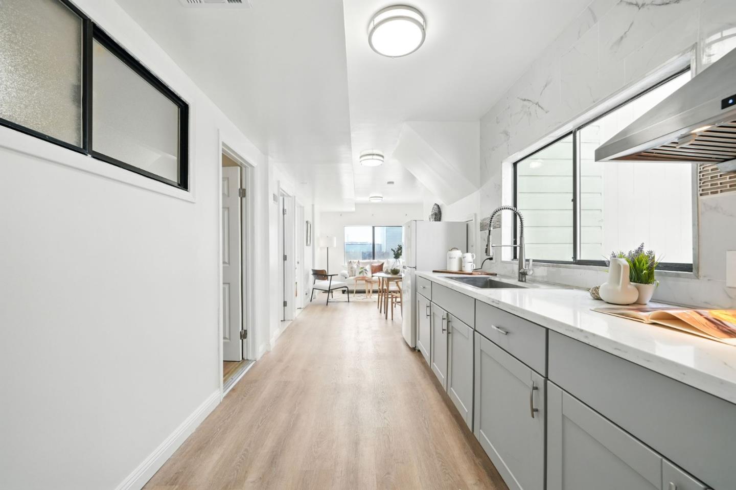Detail Gallery Image 14 of 39 For 2687 45th Ave, San Francisco,  CA 94116 - 5 Beds | 2 Baths