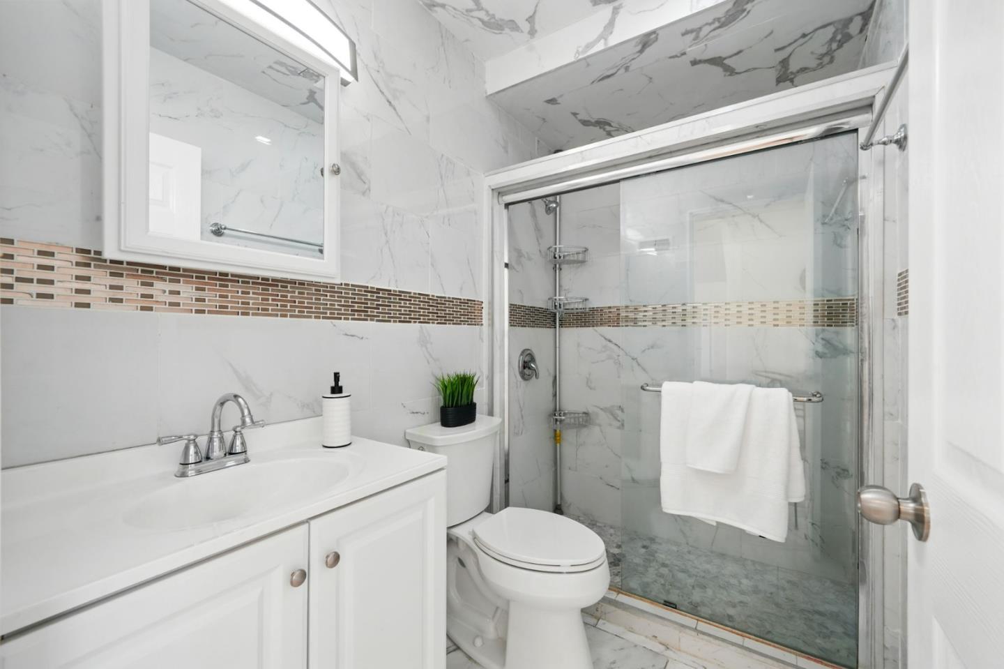 Detail Gallery Image 17 of 39 For 2687 45th Ave, San Francisco,  CA 94116 - 5 Beds | 2 Baths