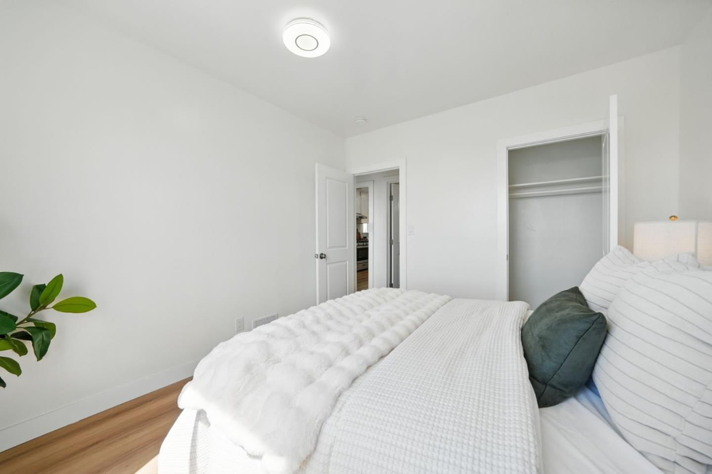 Detail Gallery Image 22 of 39 For 2687 45th Ave, San Francisco,  CA 94116 - 5 Beds | 2 Baths