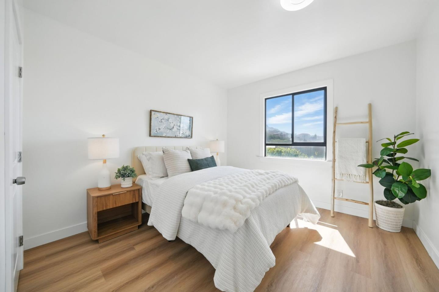 Detail Gallery Image 23 of 39 For 2687 45th Ave, San Francisco,  CA 94116 - 5 Beds | 2 Baths