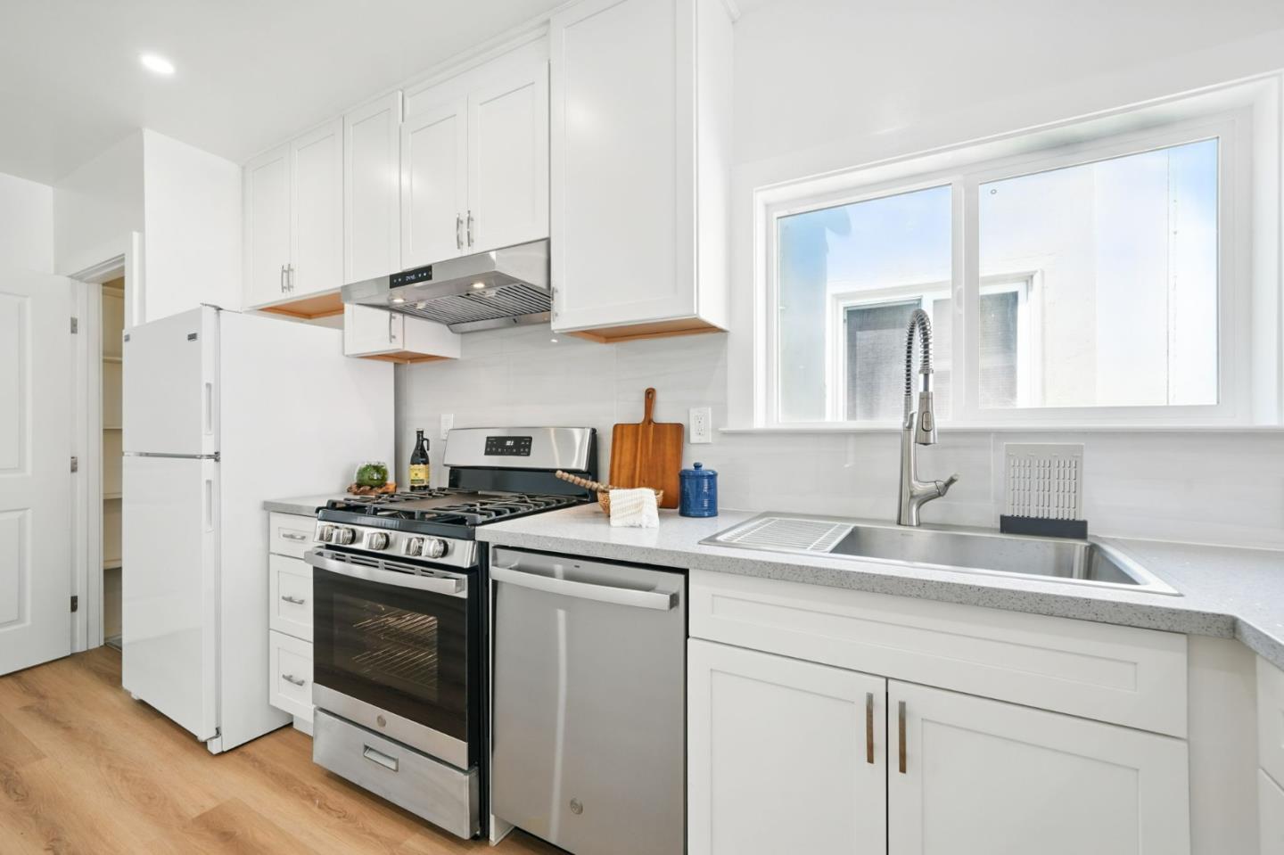 Detail Gallery Image 28 of 39 For 2687 45th Ave, San Francisco,  CA 94116 - 5 Beds | 2 Baths