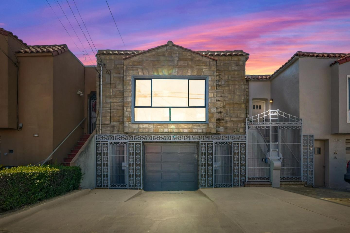 Detail Gallery Image 3 of 39 For 2687 45th Ave, San Francisco,  CA 94116 - 5 Beds | 2 Baths