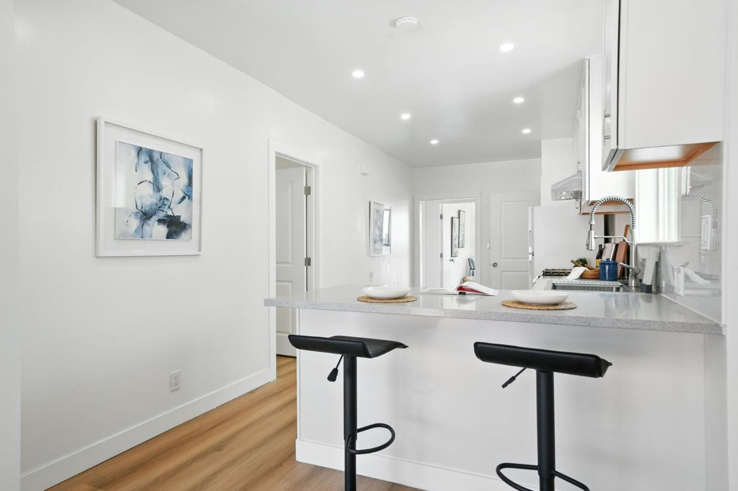 Detail Gallery Image 7 of 39 For 2687 45th Ave, San Francisco,  CA 94116 - 5 Beds | 2 Baths