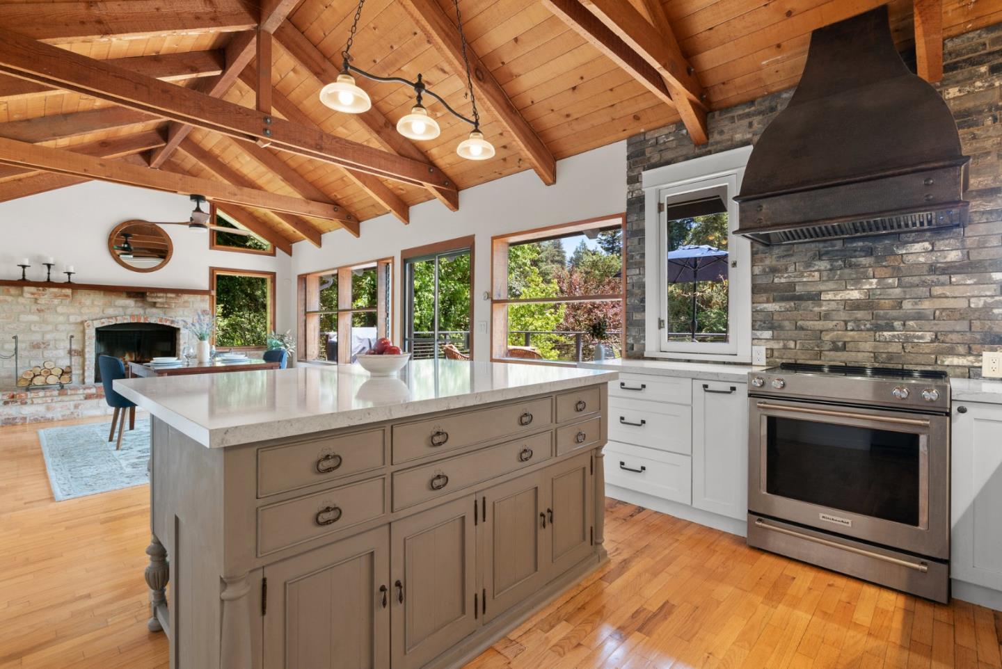Detail Gallery Image 16 of 90 For 120 Bella Vista Ln, Watsonville,  CA 95076 - 4 Beds | 2/1 Baths