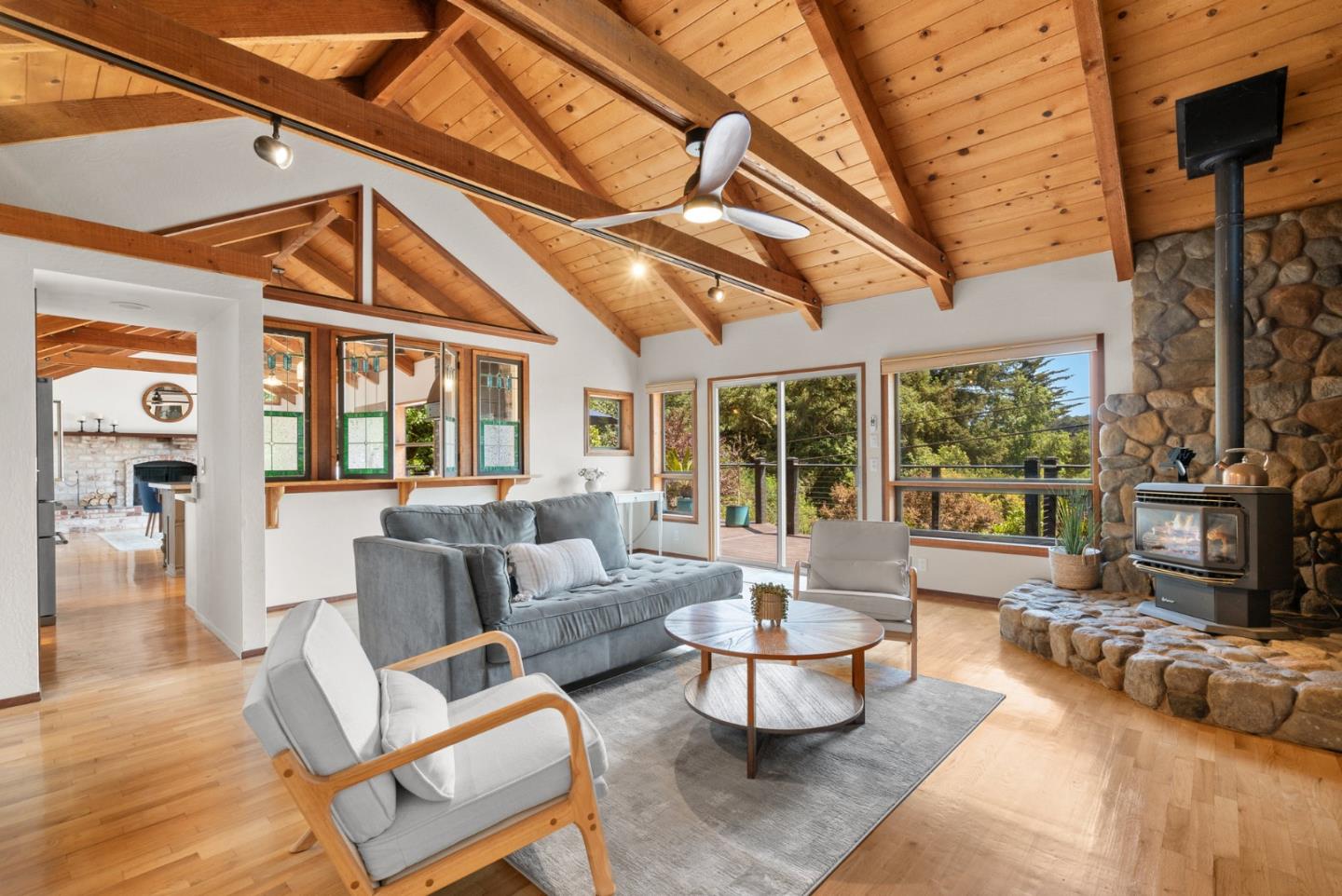 Detail Gallery Image 9 of 90 For 120 Bella Vista Ln, Watsonville,  CA 95076 - 4 Beds | 2/1 Baths