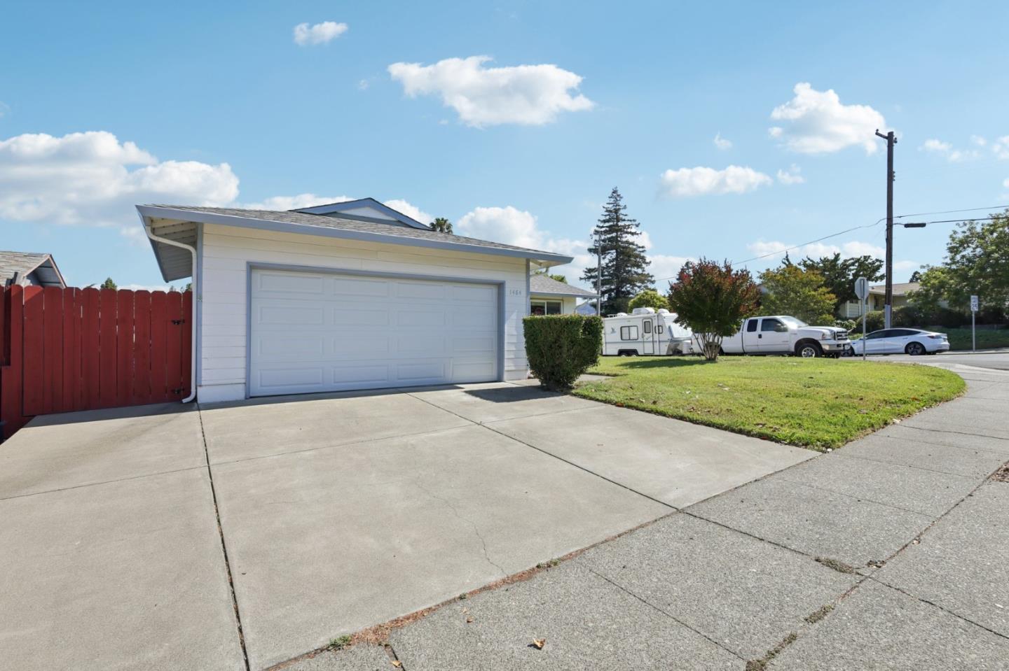 Detail Gallery Image 2 of 27 For 1484 Laredo St, Napa,  CA 94559 - 3 Beds | 2 Baths