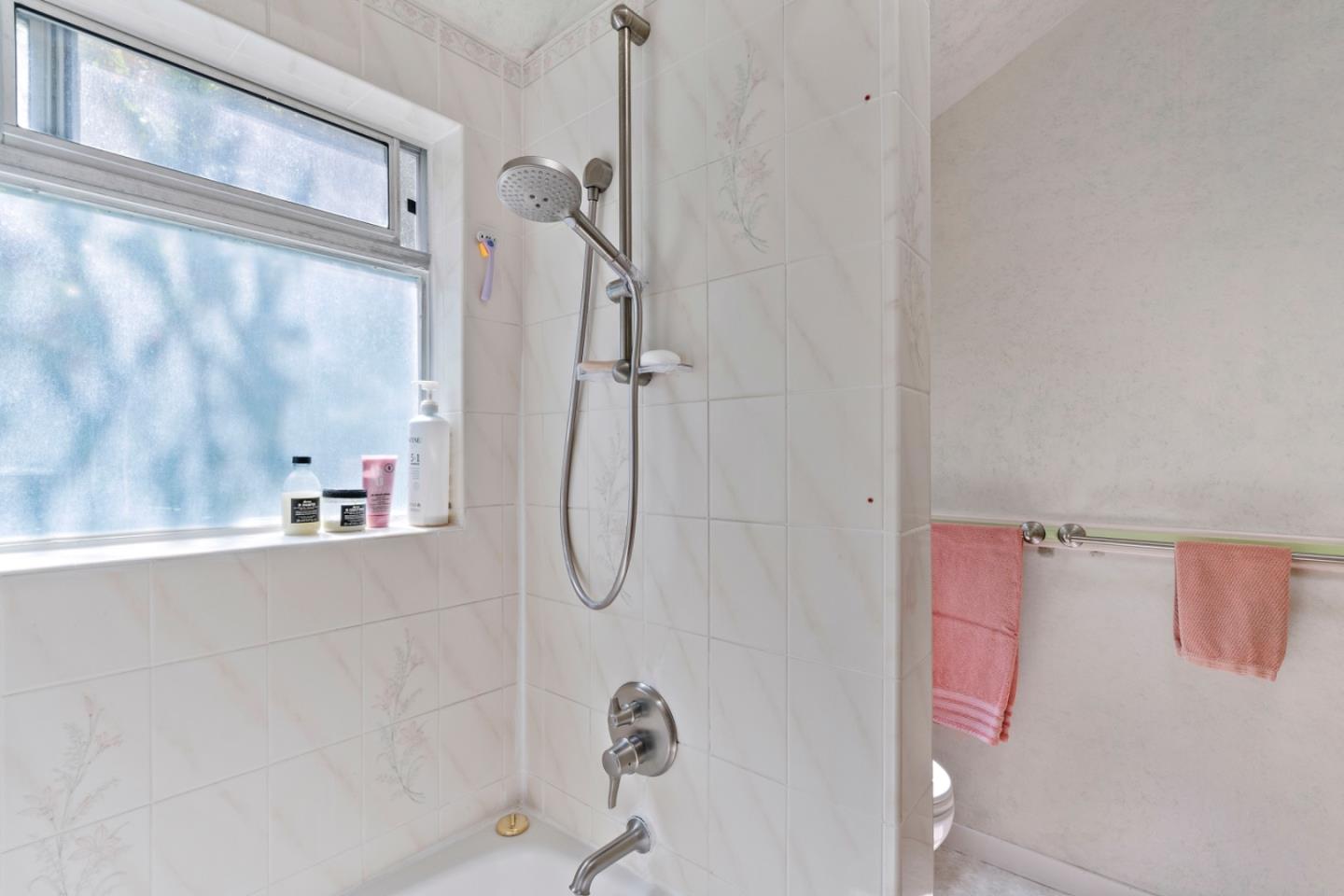 Detail Gallery Image 18 of 40 For 945 Eagle Rd, Scotts Valley,  CA 95066 - 3 Beds | 1 Baths