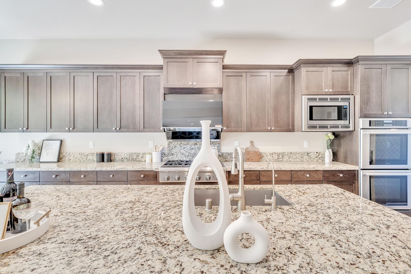 Detail Gallery Image 9 of 45 For 1848 Clover Crk, San Jose,  CA 95120 - 5 Beds | 4 Baths