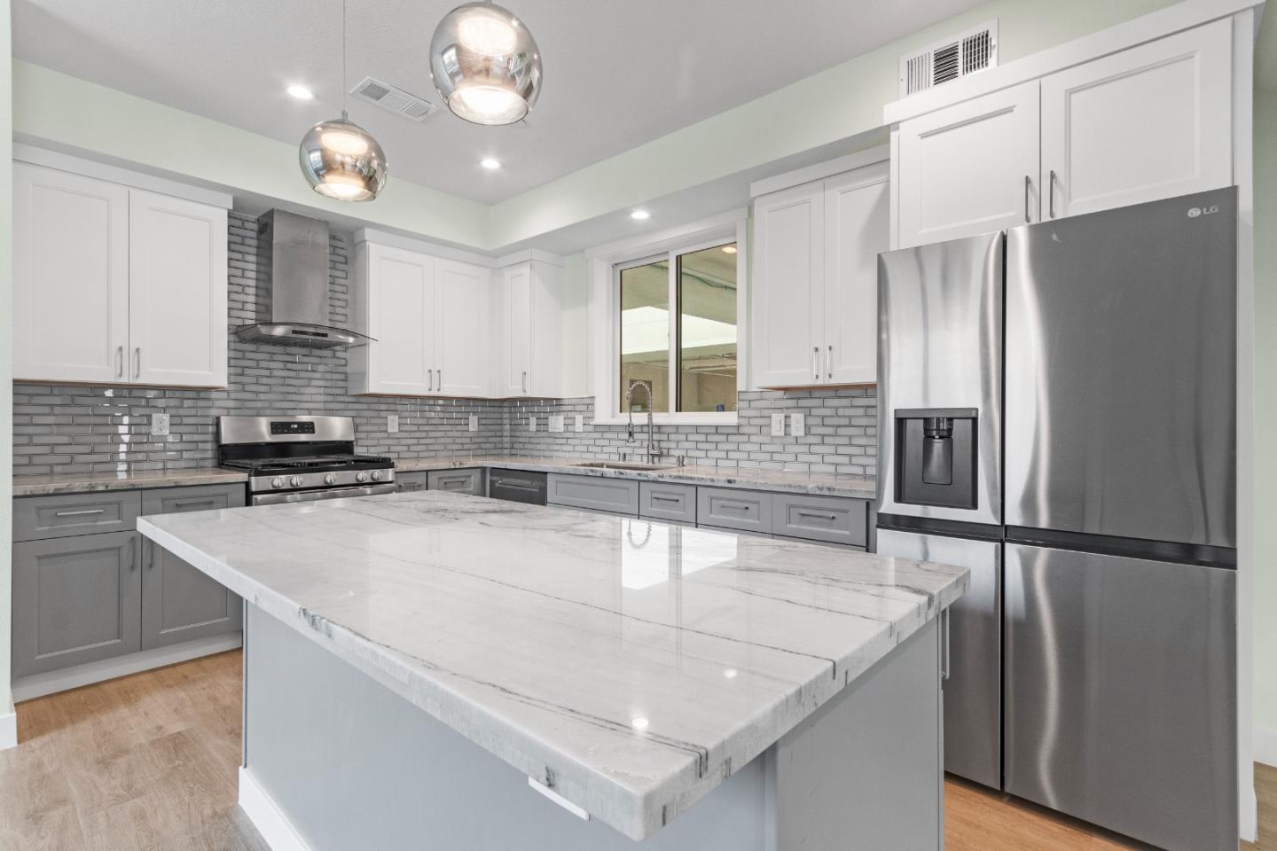 Detail Gallery Image 4 of 42 For 30 S 22nd St #1,  San Jose,  CA 95116 - 2 Beds | 2 Baths