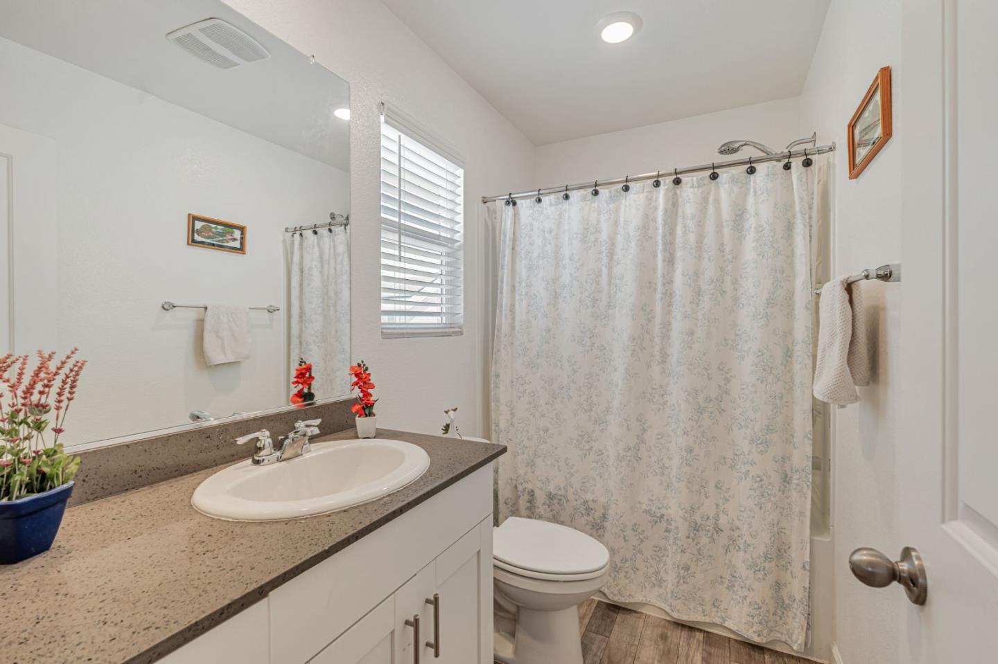 Detail Gallery Image 13 of 24 For 1420 Primitivo Ln, Manteca,  CA 95336 - 3 Beds | 2/1 Baths