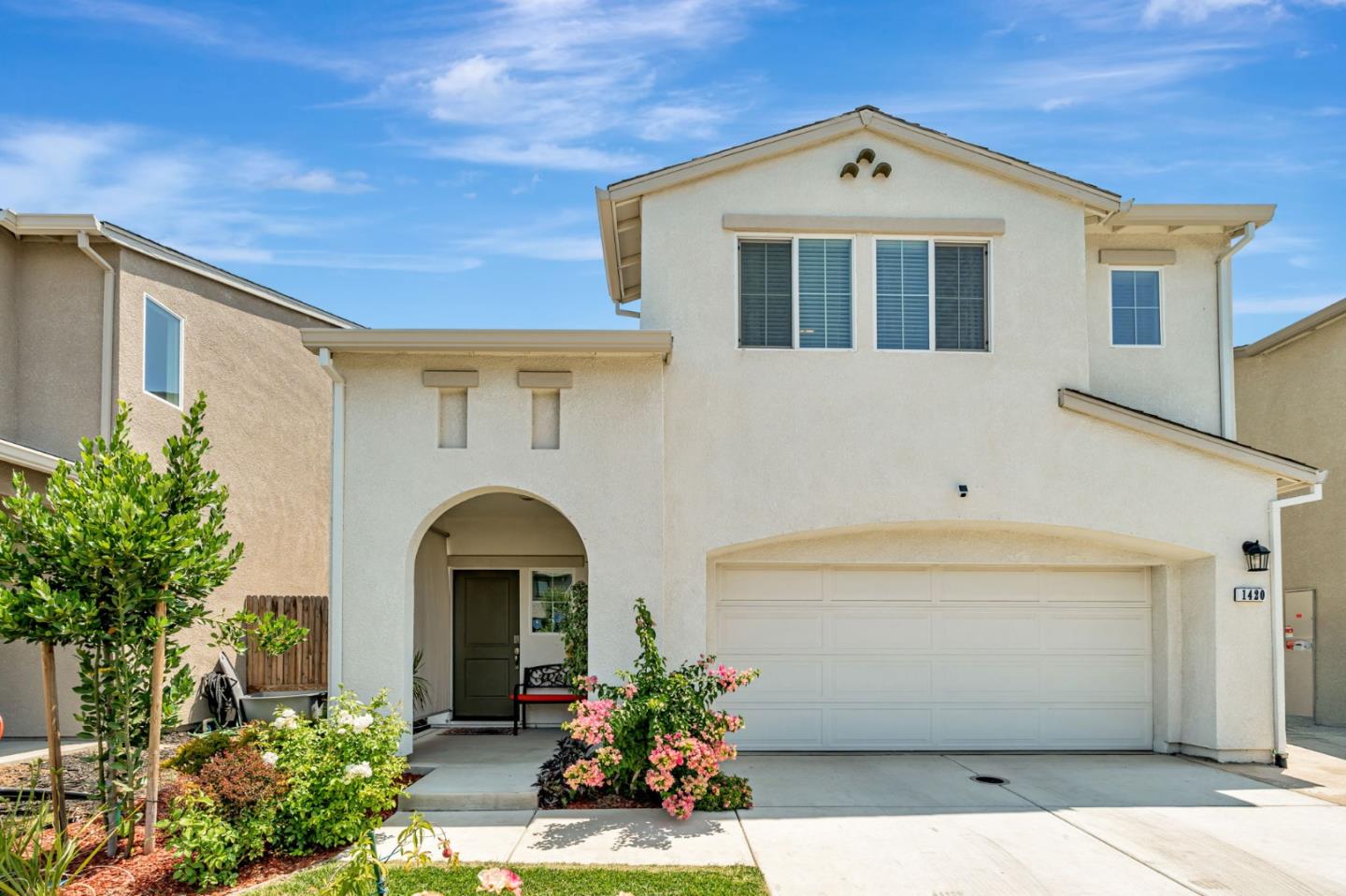 Detail Gallery Image 2 of 24 For 1420 Primitivo Ln, Manteca,  CA 95336 - 3 Beds | 2/1 Baths