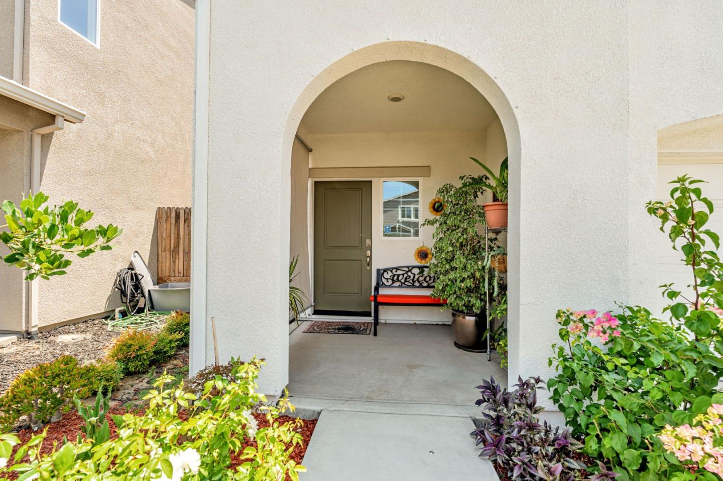 Detail Gallery Image 5 of 24 For 1420 Primitivo Ln, Manteca,  CA 95336 - 3 Beds | 2/1 Baths