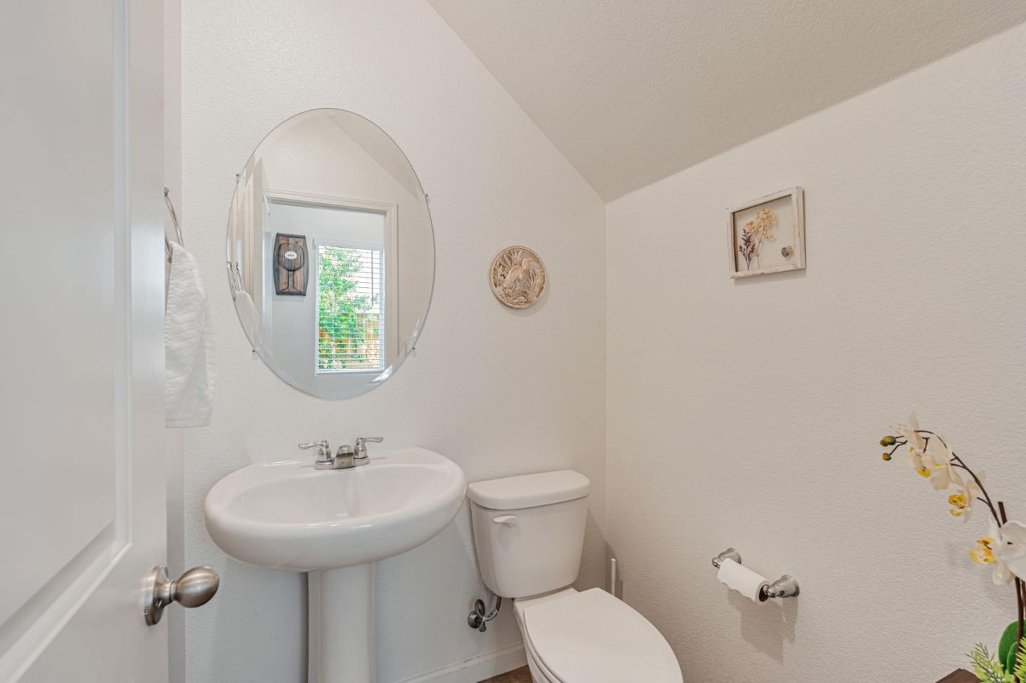 Detail Gallery Image 7 of 24 For 1420 Primitivo Ln, Manteca,  CA 95336 - 3 Beds | 2/1 Baths