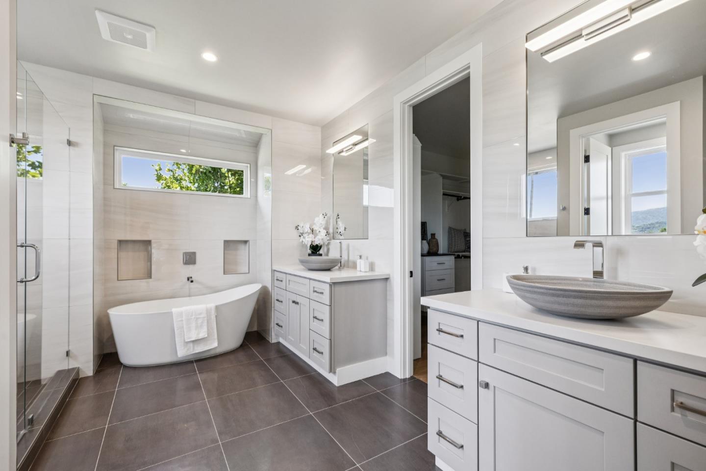 Detail Gallery Image 38 of 60 For 15330 Chelsea Dr, San Jose,  CA 95124 - 6 Beds | 4/1 Baths