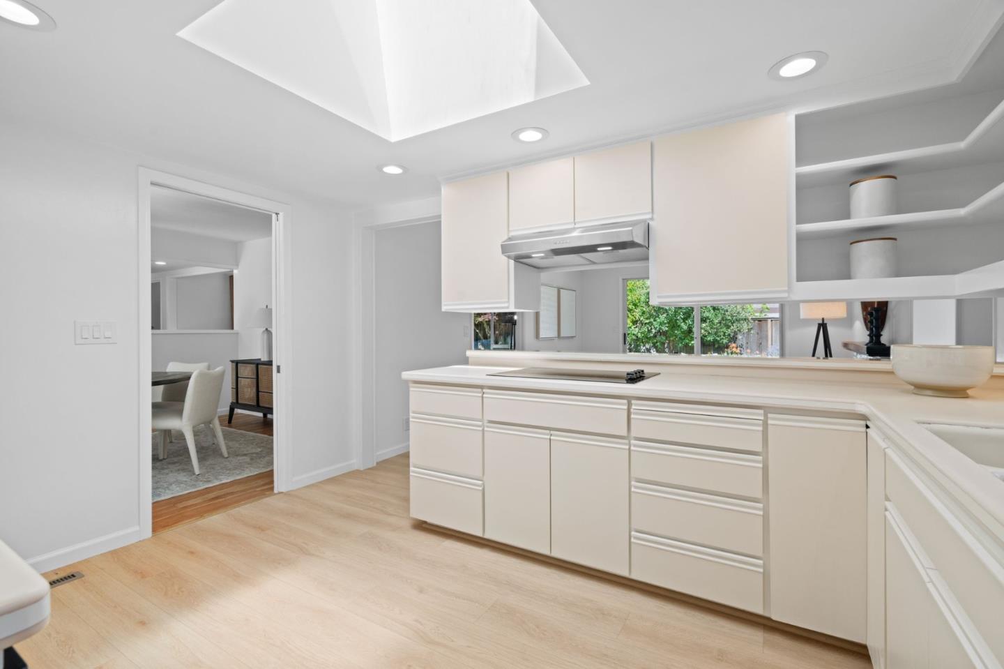 Detail Gallery Image 18 of 57 For 1861 Limetree Ln, Mountain View,  CA 94040 - 4 Beds | 2 Baths