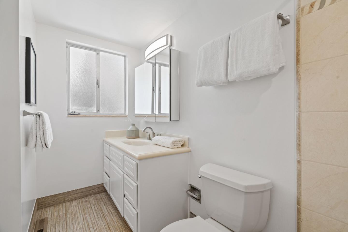 Detail Gallery Image 27 of 57 For 1861 Limetree Ln, Mountain View,  CA 94040 - 4 Beds | 2 Baths