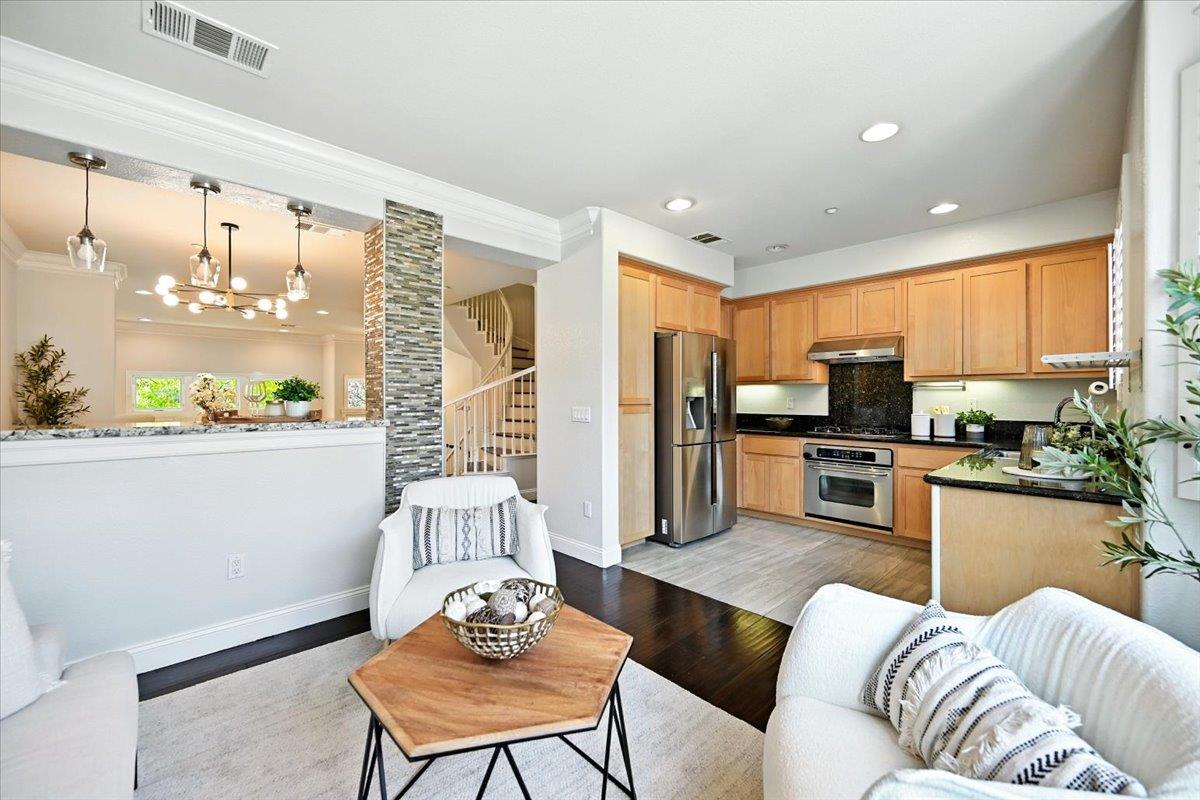Detail Gallery Image 13 of 42 For 1172 Mckay Dr, San Jose,  CA 95131 - 4 Beds | 3/1 Baths