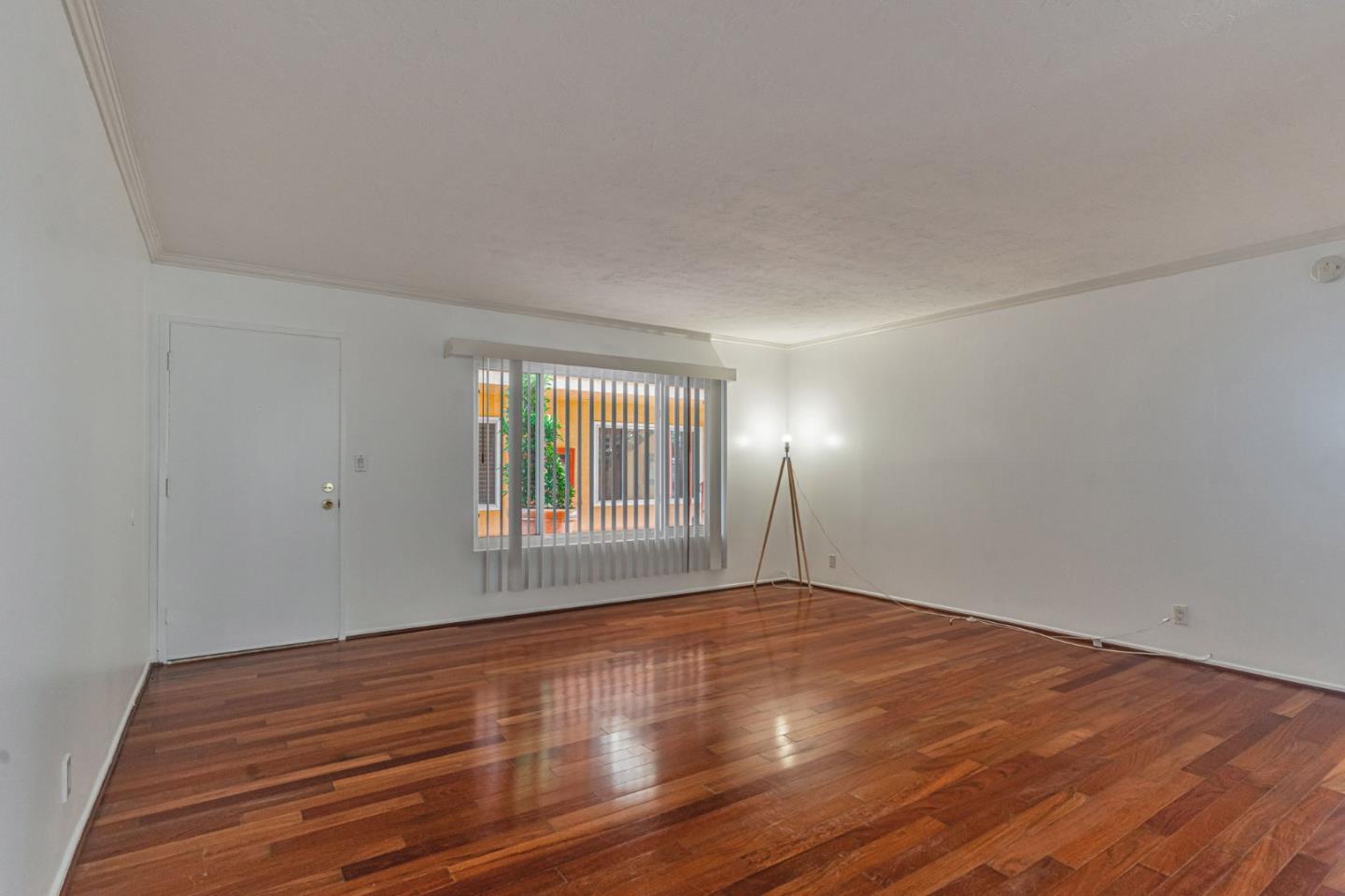 Detail Gallery Image 10 of 35 For 382 Coronado Ave #102,  Long Beach,  CA 90814 - 2 Beds | 2 Baths
