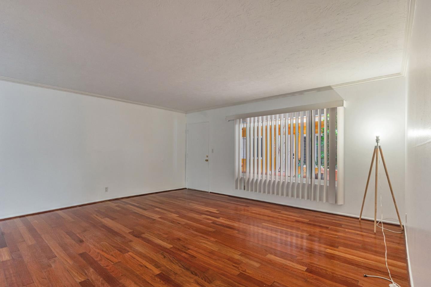 Detail Gallery Image 11 of 35 For 382 Coronado Ave #102,  Long Beach,  CA 90814 - 2 Beds | 2 Baths