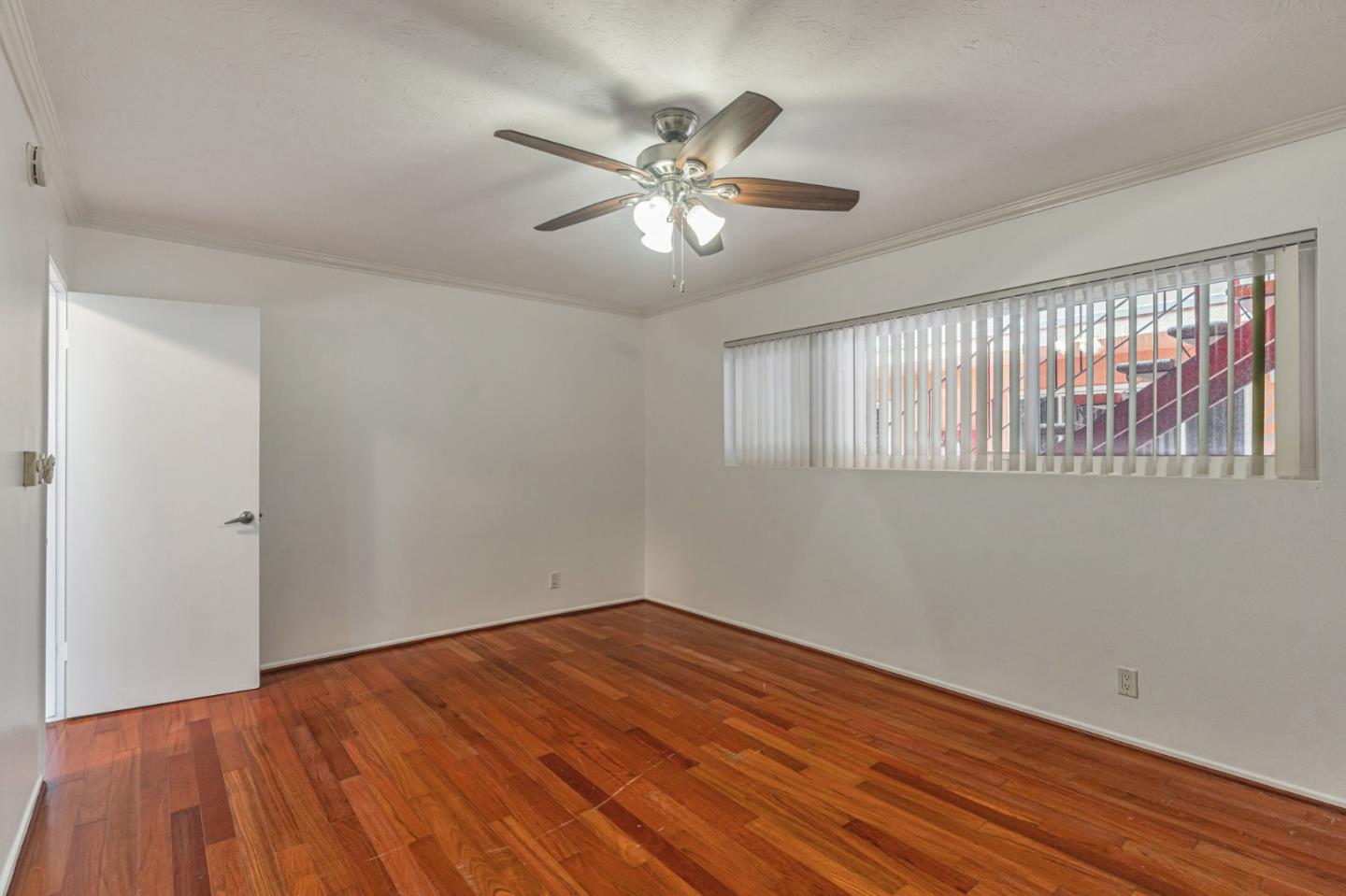 Detail Gallery Image 17 of 35 For 382 Coronado Ave #102,  Long Beach,  CA 90814 - 2 Beds | 2 Baths