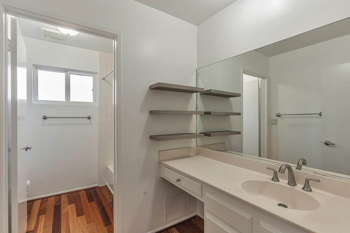 Detail Gallery Image 23 of 35 For 382 Coronado Ave #102,  Long Beach,  CA 90814 - 2 Beds | 2 Baths