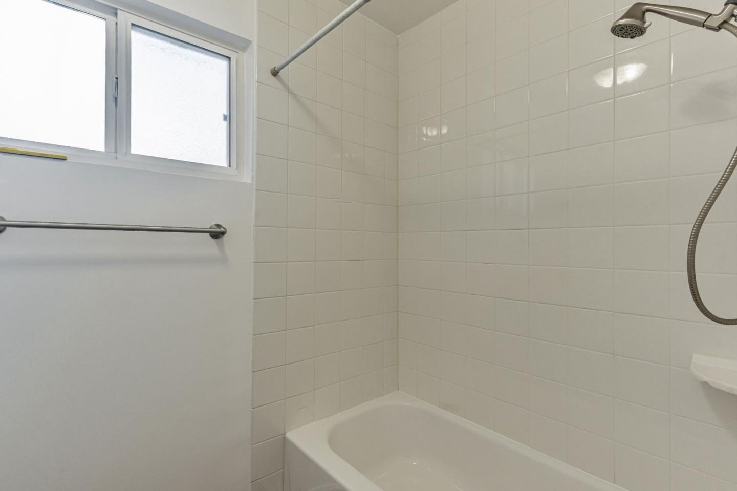 Detail Gallery Image 24 of 35 For 382 Coronado Ave #102,  Long Beach,  CA 90814 - 2 Beds | 2 Baths