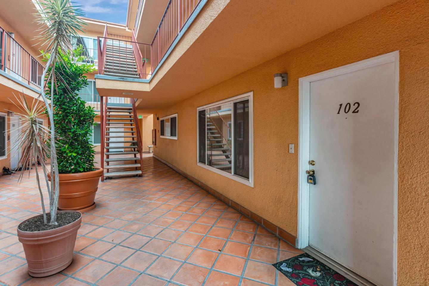 Detail Gallery Image 29 of 35 For 382 Coronado Ave #102,  Long Beach,  CA 90814 - 2 Beds | 2 Baths