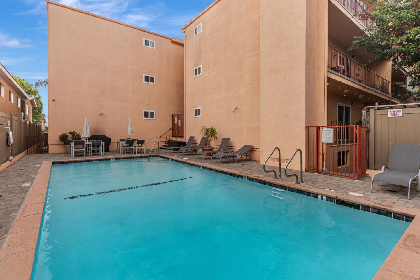 Detail Gallery Image 31 of 35 For 382 Coronado Ave #102,  Long Beach,  CA 90814 - 2 Beds | 2 Baths