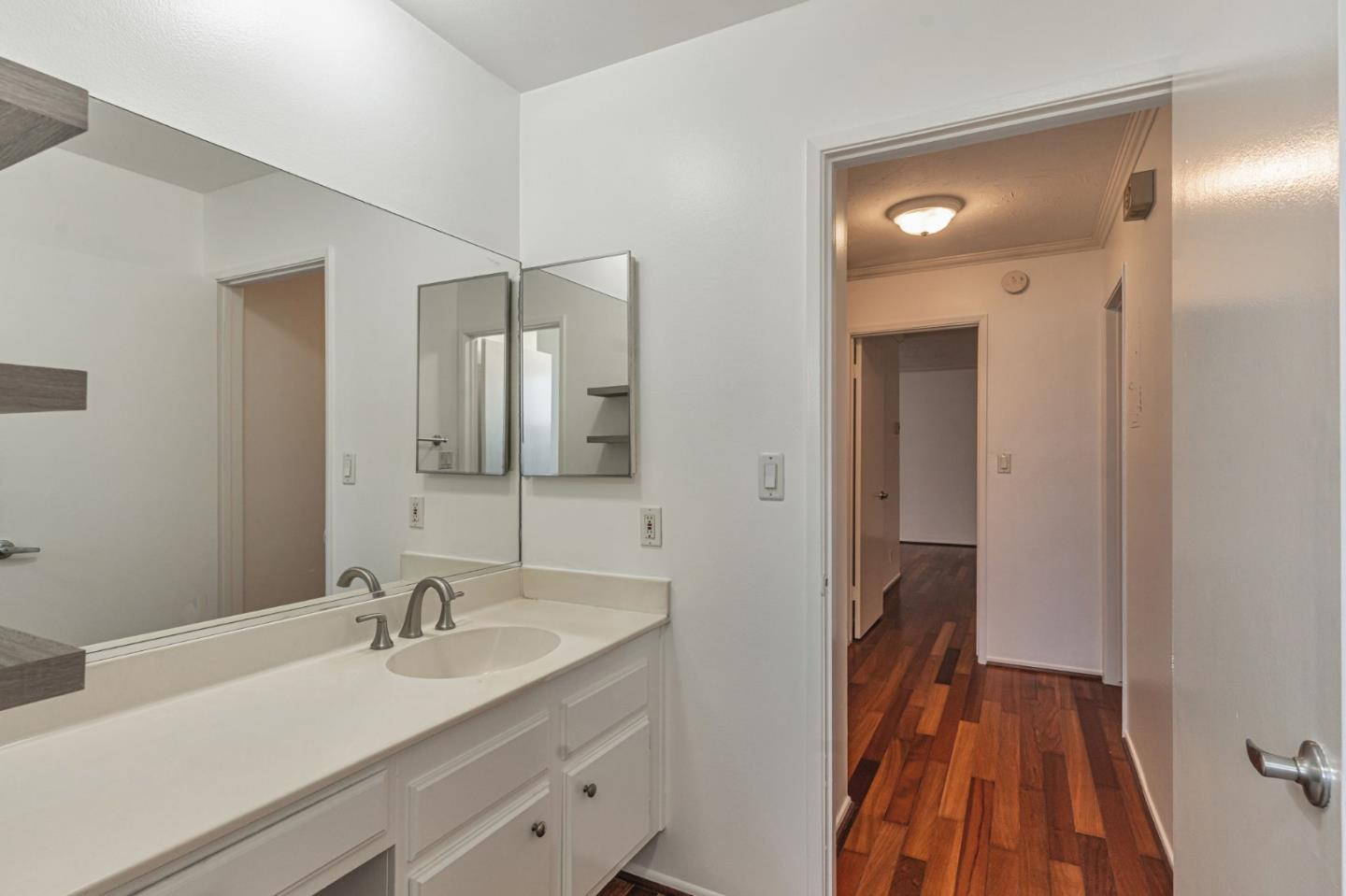 Detail Gallery Image 32 of 35 For 382 Coronado Ave #102,  Long Beach,  CA 90814 - 2 Beds | 2 Baths