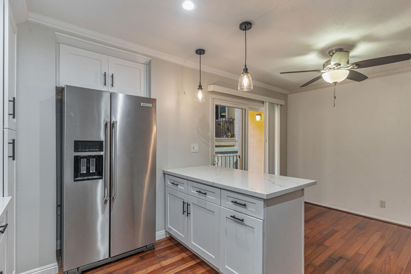 Detail Gallery Image 5 of 35 For 382 Coronado Ave #102,  Long Beach,  CA 90814 - 2 Beds | 2 Baths
