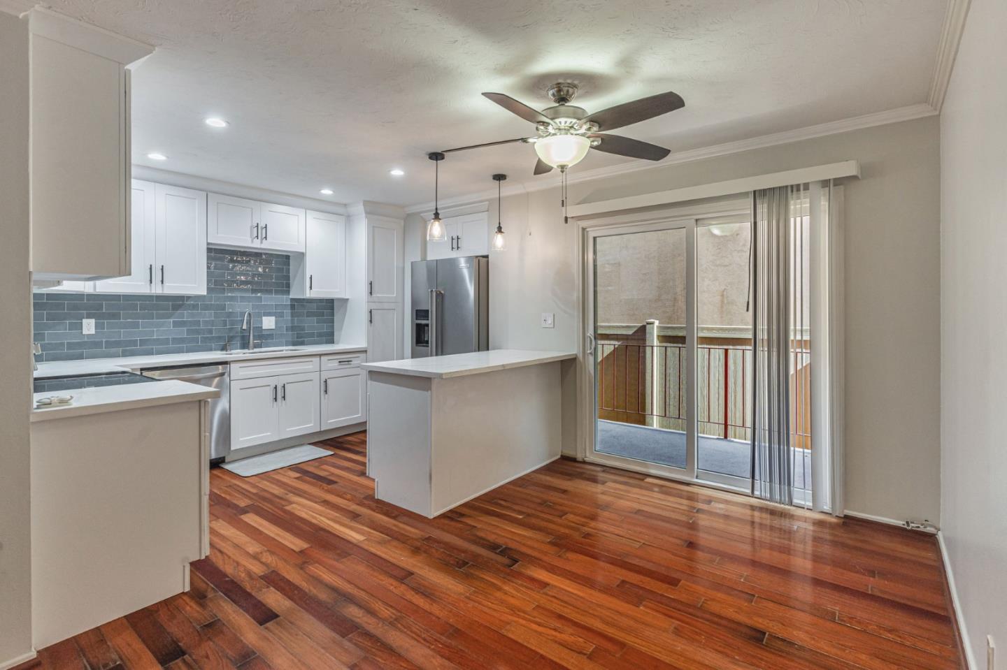 Detail Gallery Image 6 of 35 For 382 Coronado Ave #102,  Long Beach,  CA 90814 - 2 Beds | 2 Baths