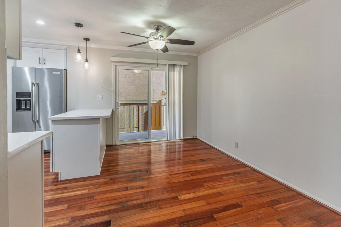 Detail Gallery Image 7 of 35 For 382 Coronado Ave #102,  Long Beach,  CA 90814 - 2 Beds | 2 Baths
