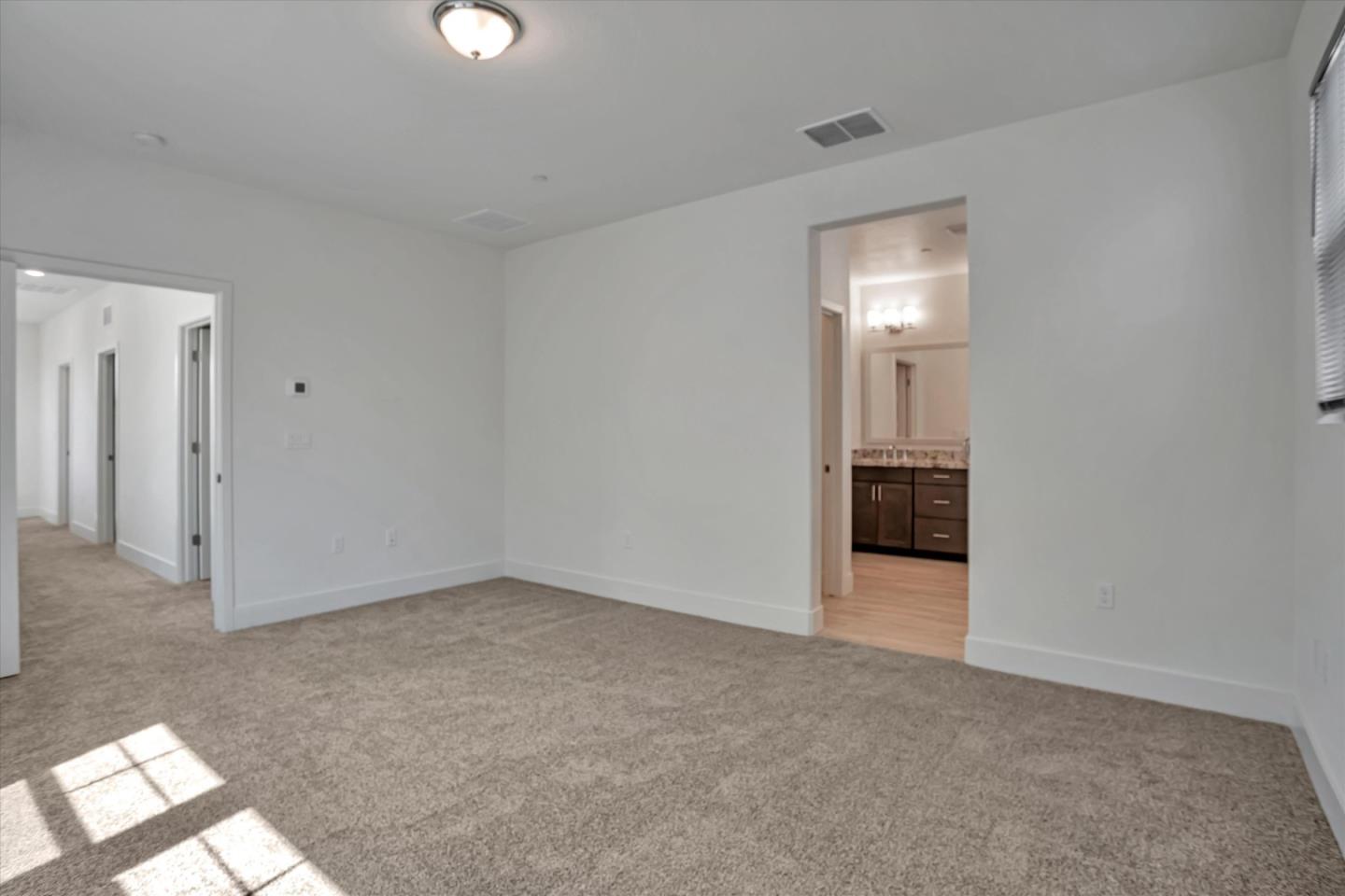 Detail Gallery Image 10 of 16 For 10466 Oboe Way, Elk Grove,  CA 95757 - 3 Beds | 2/1 Baths