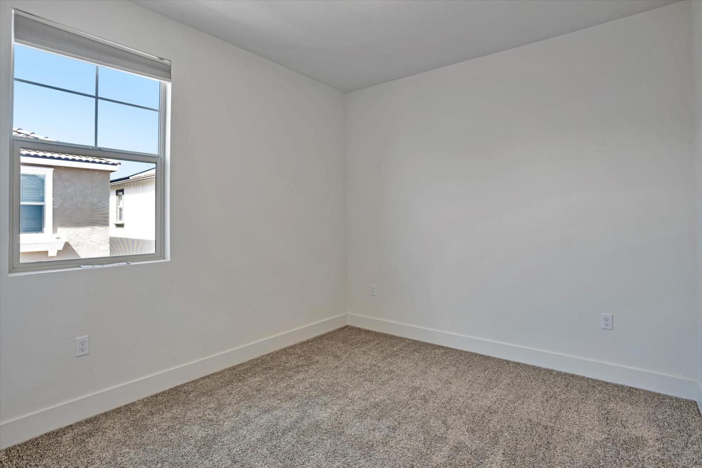 Detail Gallery Image 7 of 16 For 10466 Oboe Way, Elk Grove,  CA 95757 - 3 Beds | 2/1 Baths